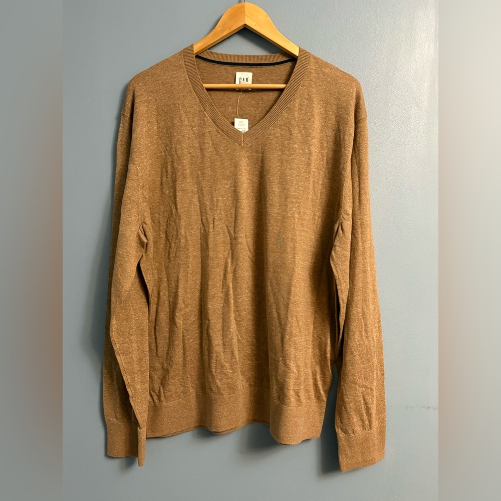 GAP Men's Tan V-Neck Sweater